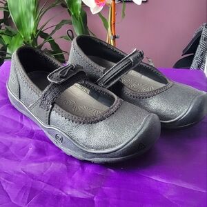 KEEN Black Moxie Mary Jane - Size 10M (toddler)